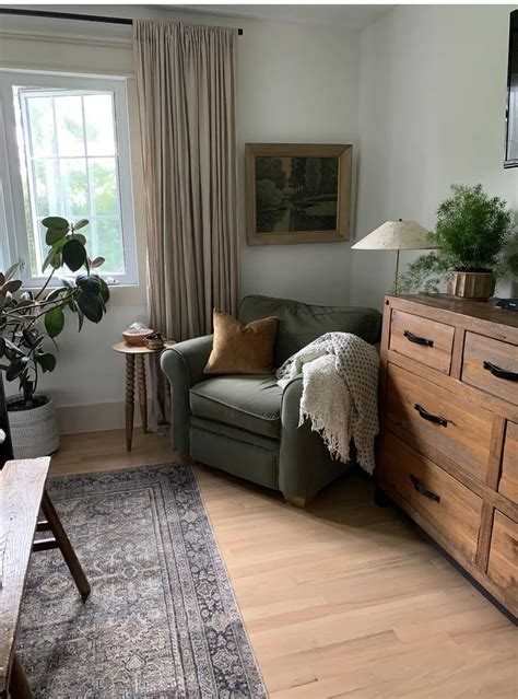 Versatile Small Living Room Decor