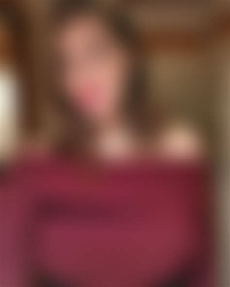 Anna Spase : 2busty2hide