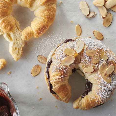 Pillsbury™ Baked Croissant Butter Curved 2.5 oz