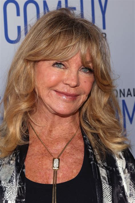 Goldie Hawn nous révèle son secret pour se sentir si bien dans sa peau et si en forme à 76 ans ...