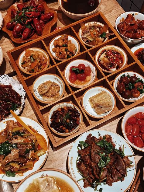 Chengdu Food Guide: Hotpot, Sichuan Cuisine & Street Snacks