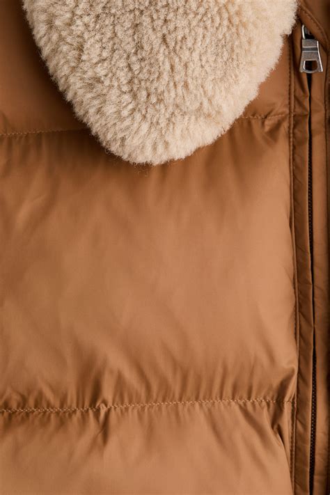Women's Brown Puffer Vest with Teddy Fleece Collar | H&M CA