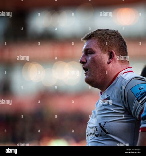 How Heavy Is Rhys Carre