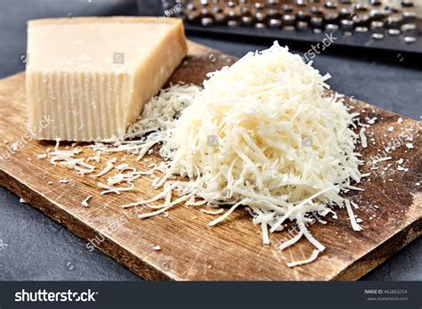 Piece Grated Parmigiano Reggiano Parmesan Cheese Stock Photo 462863254 ...