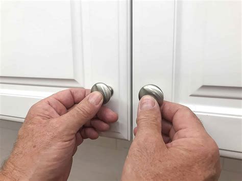 How To Install Knobs On Cabinet Doors : True Position Tools