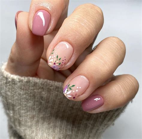 Floral Mauve Nails in 2024 | Mauve nails, Floral nails, Gel nails