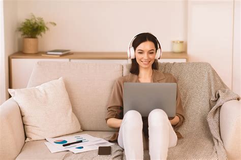 How to Choose the Right Online Degree in Music for Your Career Goals ...