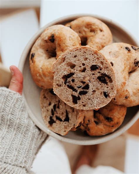 Chocolate Chip Banana Bread Bagels | Chocolate chip banana bread ...