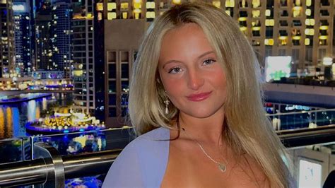 Emmerdale’s Daisy Campbell Reveals Her Tan Lines In Glam Low-cut Top On Dubai Getaway - TrendRadars