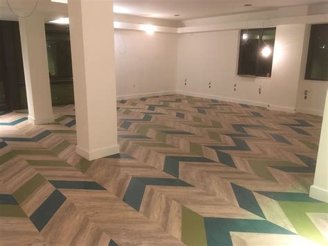 Creating Unique Vinyl Plank Flooring Installation Patterns - Flooring ...