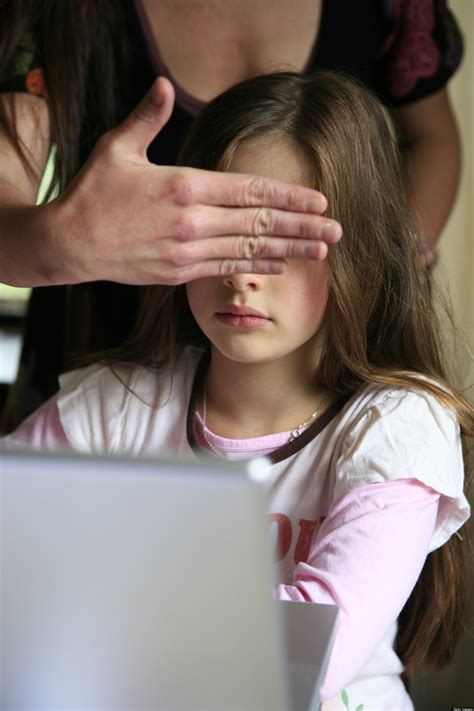 'Day Of Nude On Facebook': French Users Protest Censorship With Bare-Skinned Photos | HuffPost