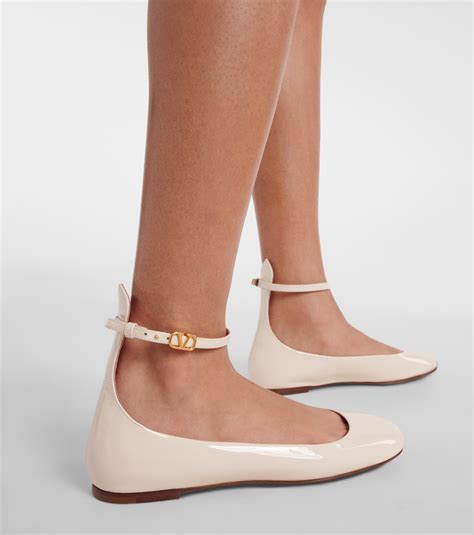 Tan-Go patent leather ballet flats in white - Valentino Garavani ...