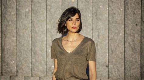 Três Mulheres na Cidade: a revelação Lara Moreno - Penguin Livros