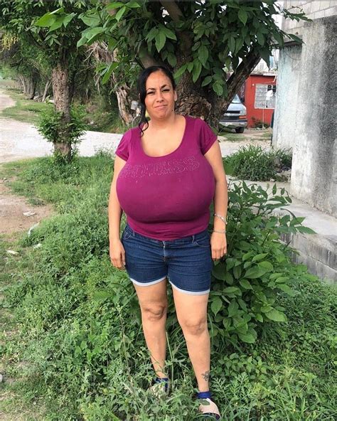 Latina Gigantomastia! : r/MacromastiaIRL