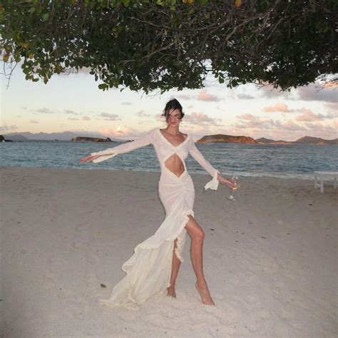 Naked trend: Η Kendall Jenner φοράει την πιο διχαστική τάση που ...