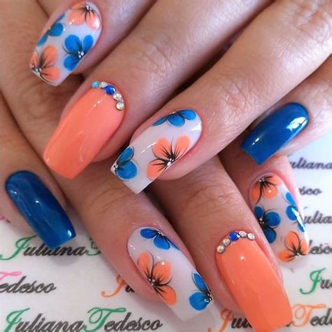 9+ Flowers On Nail Art Designs - Juli History