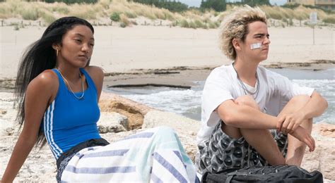 Crítica de 'We Are Who We Are', el fascinante regreso a la adolescencia ...