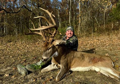Missouri Bowhunter Ends 3-Year Quest for 'Cactus Jack,' a 34-Point Buck ...