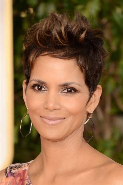 The Golden Globe Awards 2013 | Fab Fashion Fix | Halle berry short hair ...