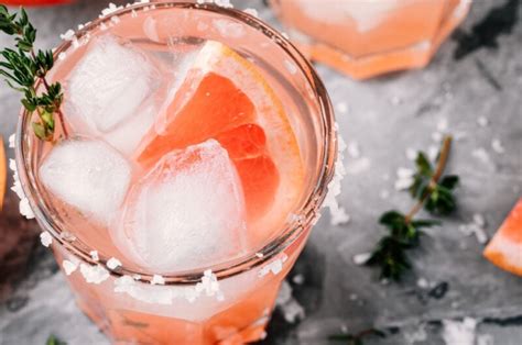 Screwdriver Cocktail (Classic Recipe) - Insanely Good