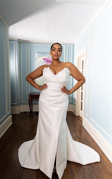 Plus Size Fit And Flare Wedding Dresses With Sleeves - martina liana 1557