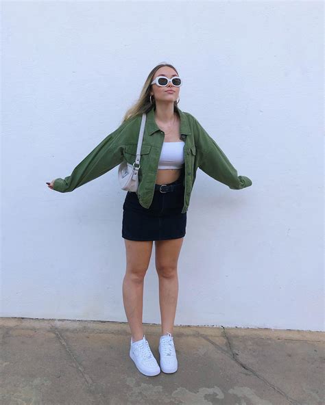 21 Stylish Green Jacket Outfits for Women: Trends & Aesthetic Ideas