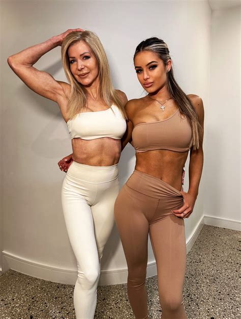 People can't tell grandma, daughter and granddaughter apart