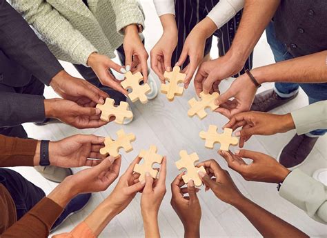 Workplace Camaraderie in the UAE: A Golden Key for Genuine Engagement ...