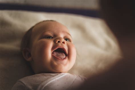 When Do Babies Start Laughing? Milestones and Ways to Encourage It ...