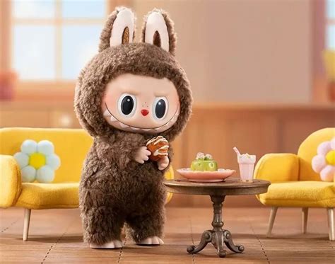 Labubu là con gì, hot thế nào mà khiến giới trẻ "cắm trại" xuyên đêm để ...