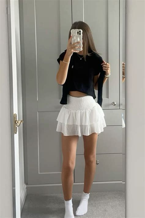 Short Skirt Outfits