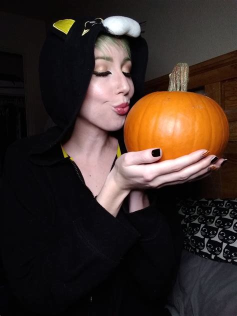 Serinymph: The Horny 4'11 Cosplay Queen (OnlyFans Review) | fanscribers.com