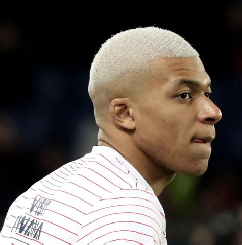 Pin by The Blue Moonlight 🌙 on Kylian Mbappé | Kylian mbappé, Soccer ...