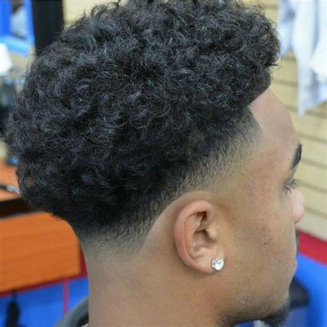 Haircut Taper Fade With Curls : 11 Best Taper Fade Haircuts for Curly ...