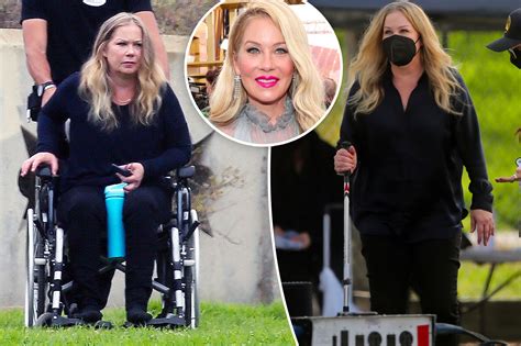 Christina Applegate gained 40 pounds, walks with cane amid MS