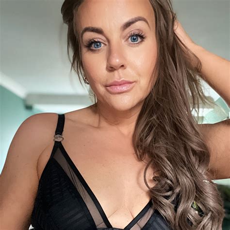 🥇 Mia Valour onlyfans Model ️ Polls and Fans Reviews, Photo History & Pics