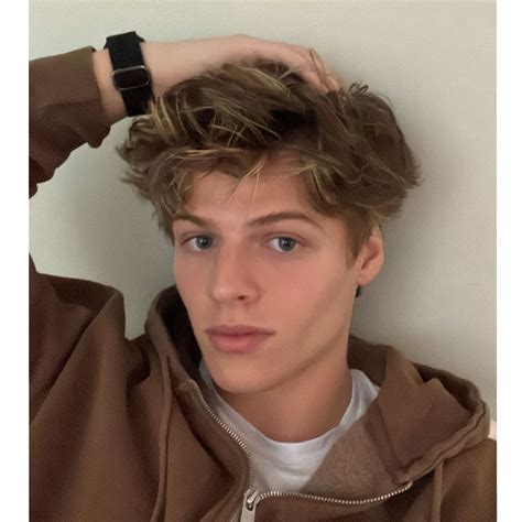 Sam Dezz | Dopple.ai