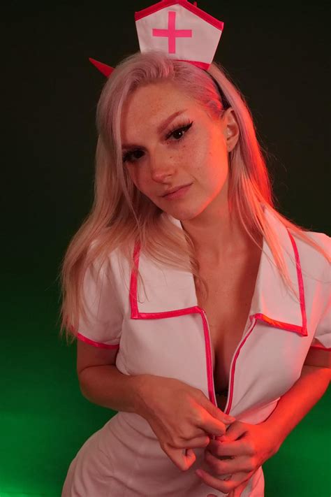 Alina Asmr🫦 : r/MoreSexyASMRGirls