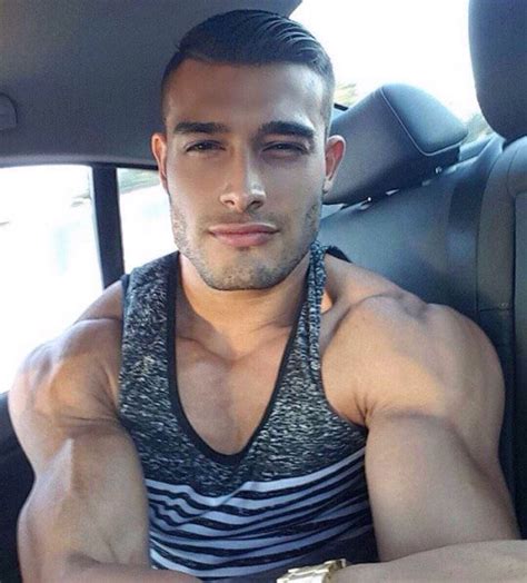 How To Dress Masculine With Wide Hips at June Weiss blog