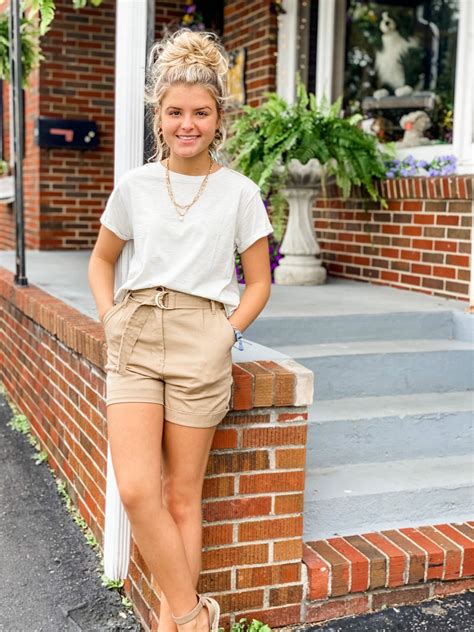 Khaki Shorts Women Outfit