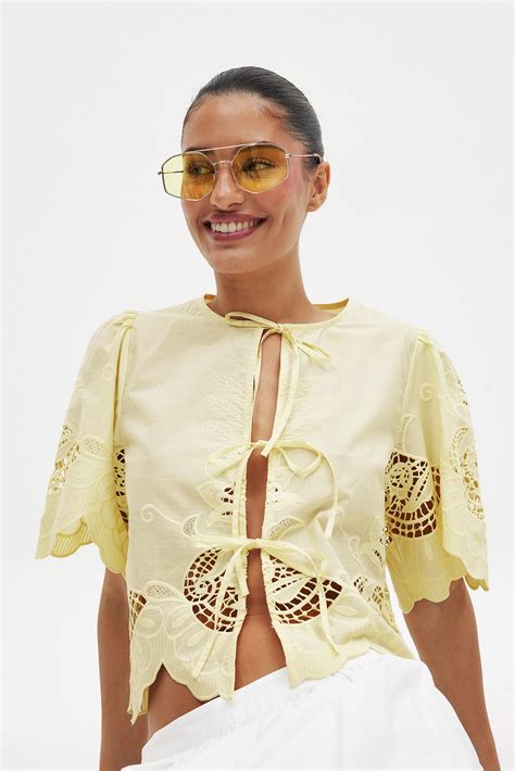 Anglais Tie Front Blouse Yellow | NA-KD
