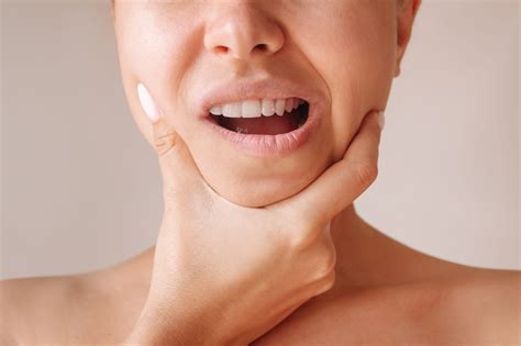 Does A Popping Jaw Mean TMJ Disorder? | El Paso, TX