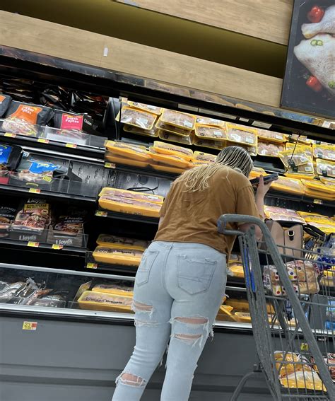 Big ass bending over - Tight Jeans - Forum