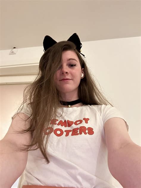 Femboy hooters : r/F1NN5TER