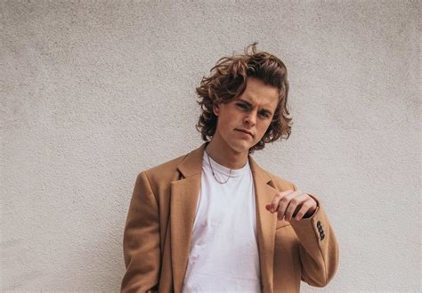 How to Deal With Men's Thick, Wavy & Curly Hair | FashionBeans