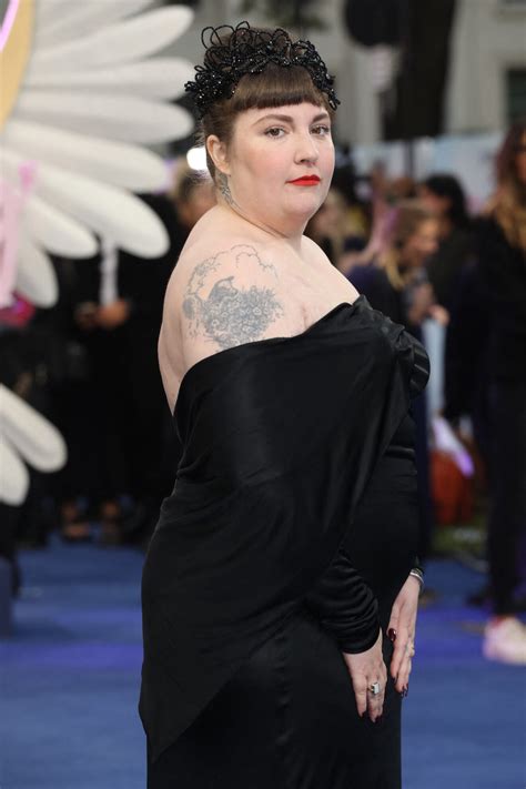 Lena Dunhams Instagram-opslag og budskab hyldes igen og igen: "Jeg er så træt af at prøve"