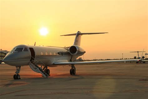 The Pros and Cons of Chartering a Private Jet | Craft Pod