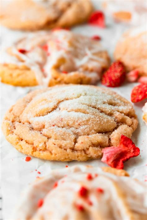Strawberry Cookies - Made w/ REAL Strawberries - Oh Sweet Basil