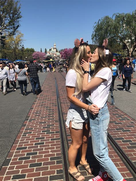 Pin on kisses couples