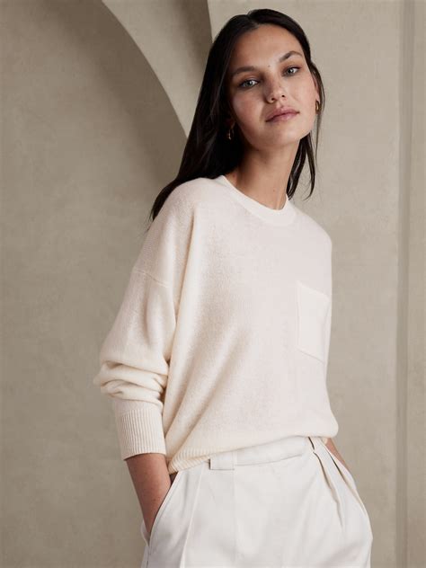 Lightweight Cashmere Cropped Sweater | Banana Republic
